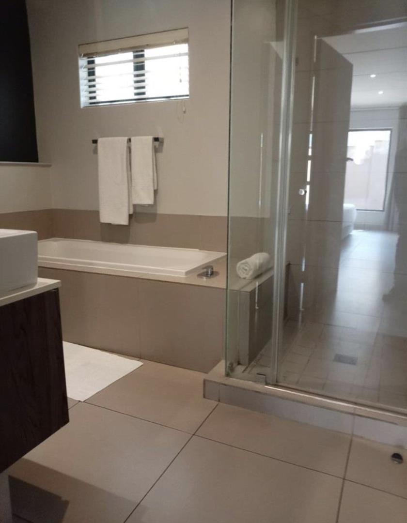 2 Bedroom Property for Sale in Atholl Gauteng