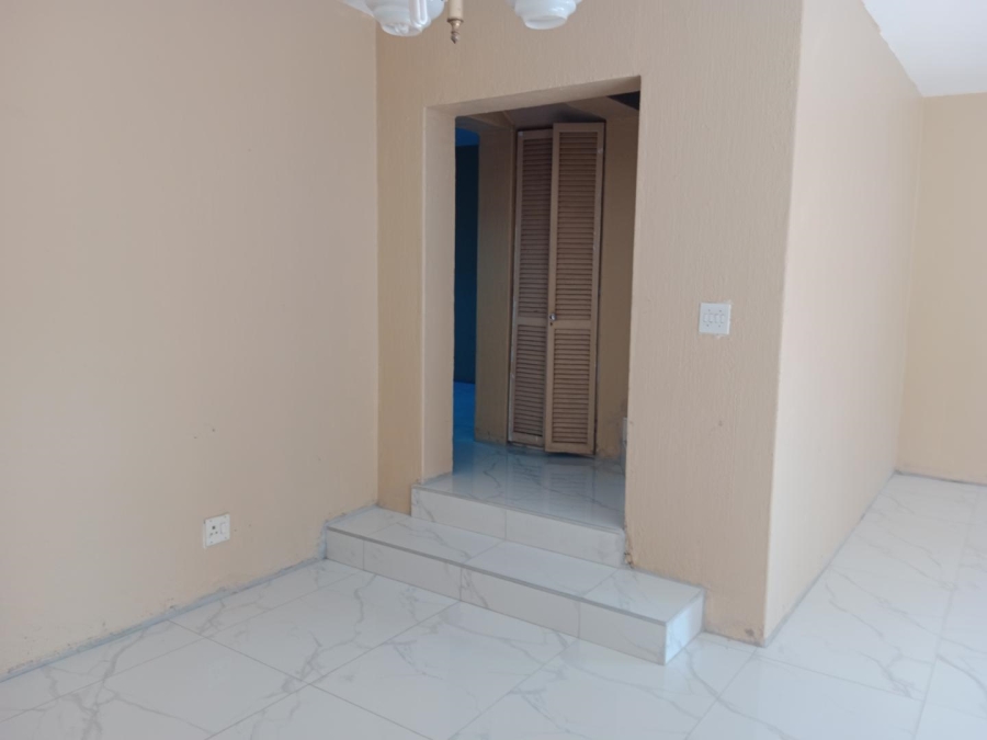 To Let 3 Bedroom Property for Rent in Corlett Gardens Gauteng