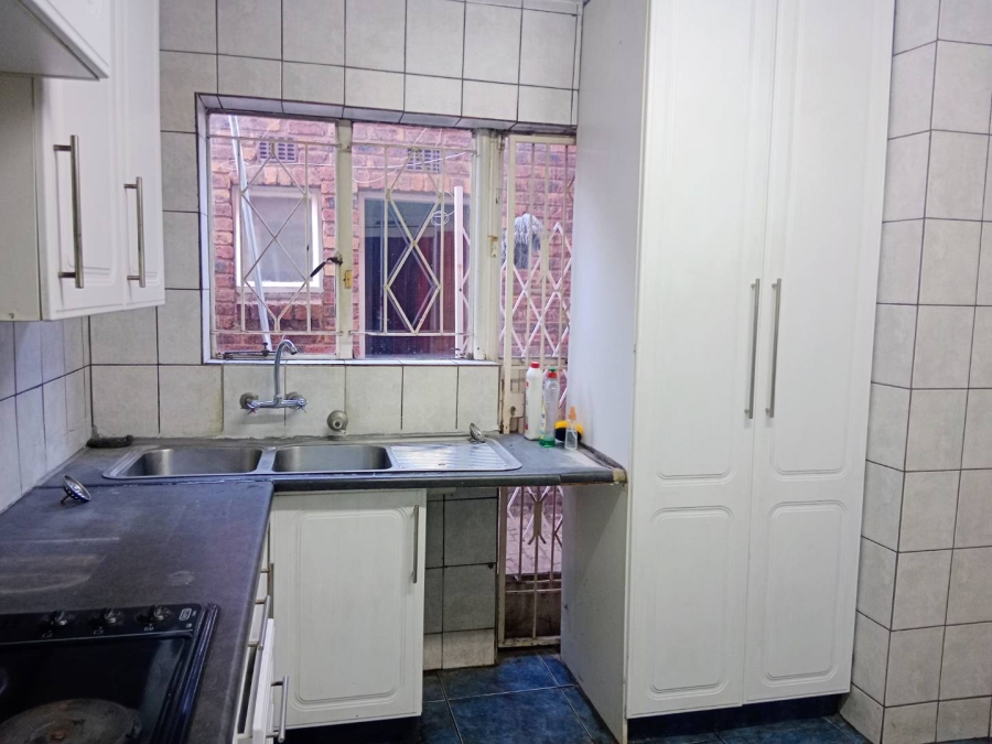 To Let 3 Bedroom Property for Rent in Corlett Gardens Gauteng