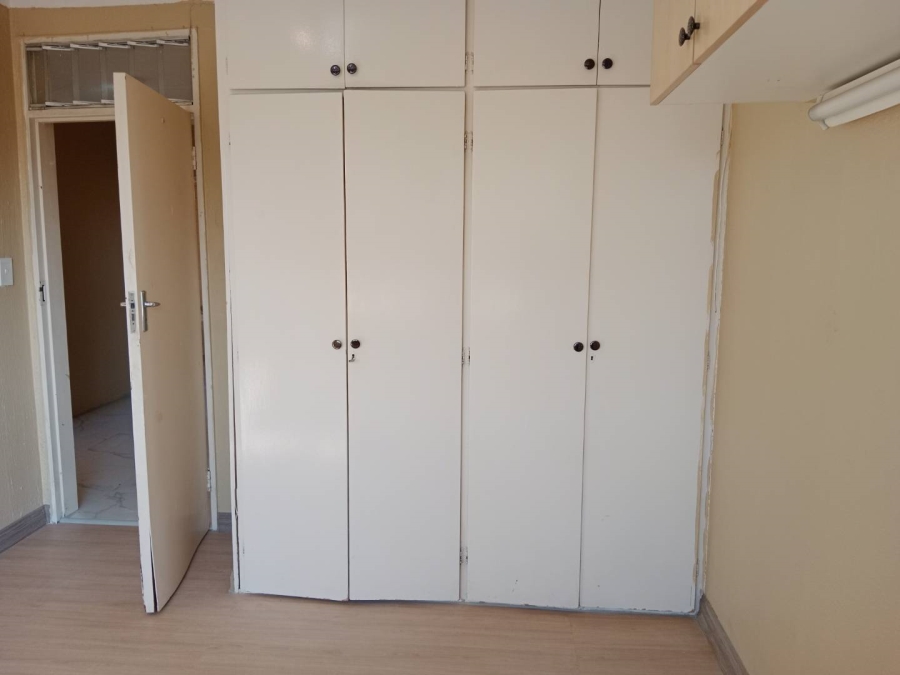 To Let 3 Bedroom Property for Rent in Corlett Gardens Gauteng
