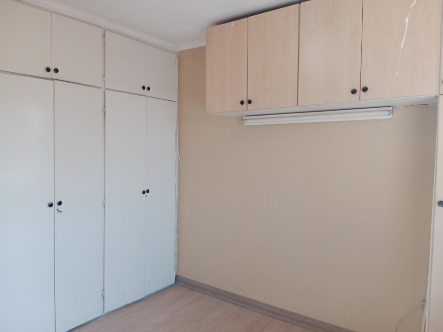 To Let 3 Bedroom Property for Rent in Corlett Gardens Gauteng