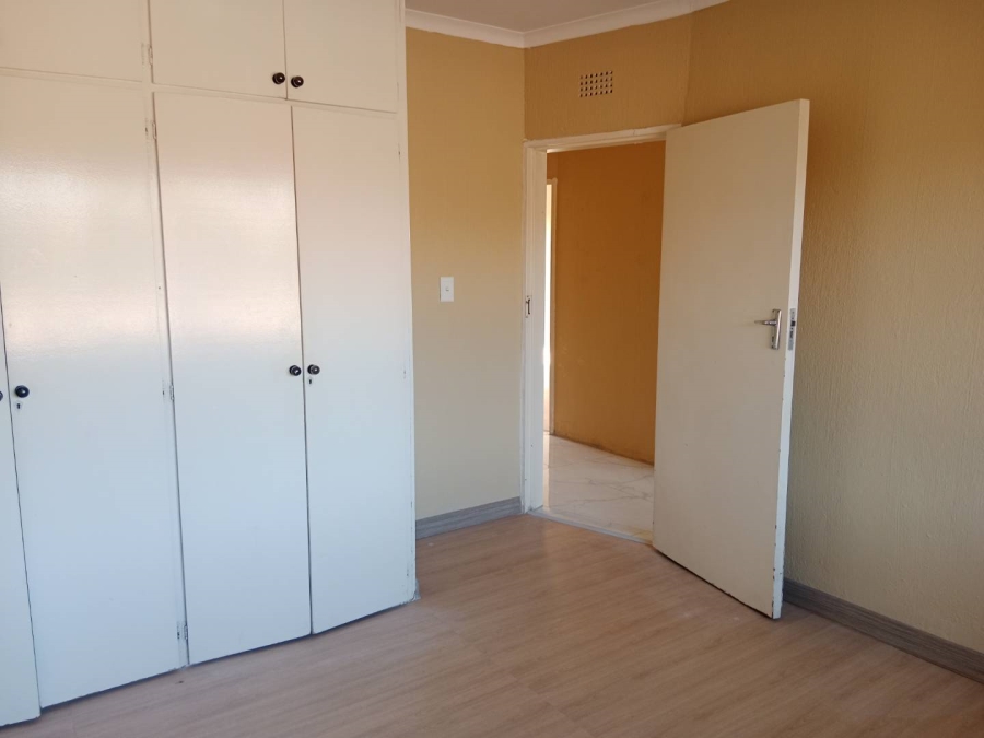 To Let 3 Bedroom Property for Rent in Corlett Gardens Gauteng