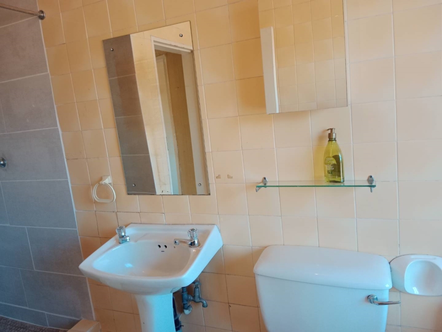 To Let 3 Bedroom Property for Rent in Corlett Gardens Gauteng