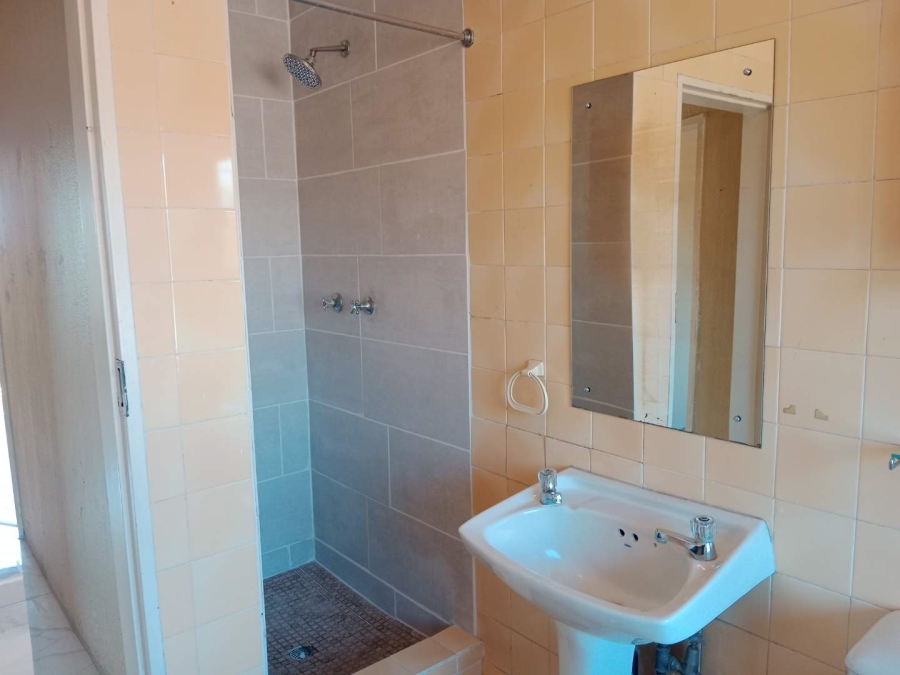 To Let 3 Bedroom Property for Rent in Corlett Gardens Gauteng
