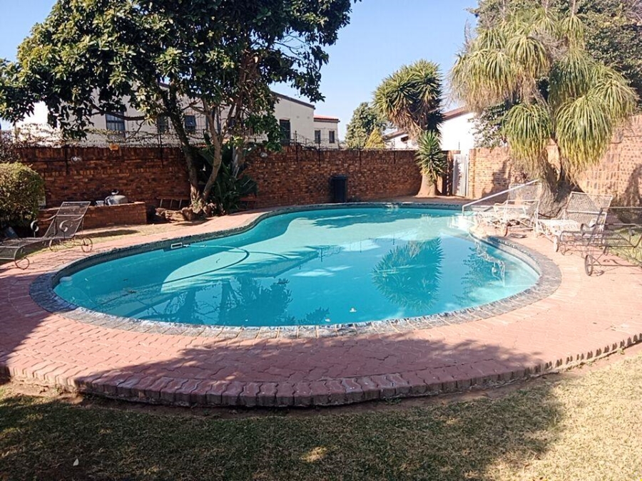 To Let 3 Bedroom Property for Rent in Corlett Gardens Gauteng
