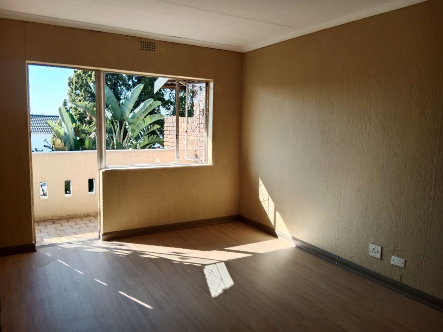 To Let 3 Bedroom Property for Rent in Corlett Gardens Gauteng