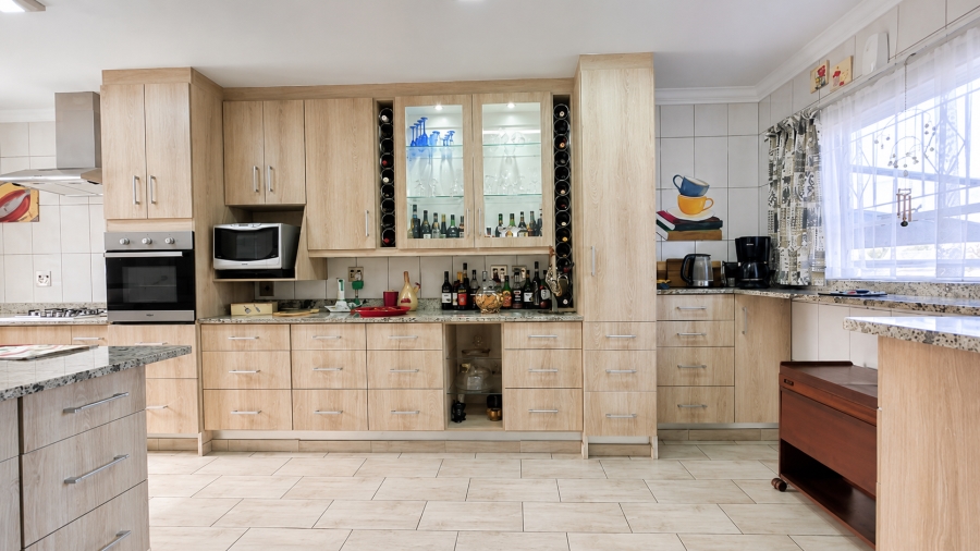 4 Bedroom Property for Sale in Glenvista Gauteng