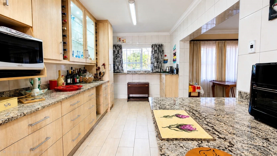 4 Bedroom Property for Sale in Glenvista Gauteng
