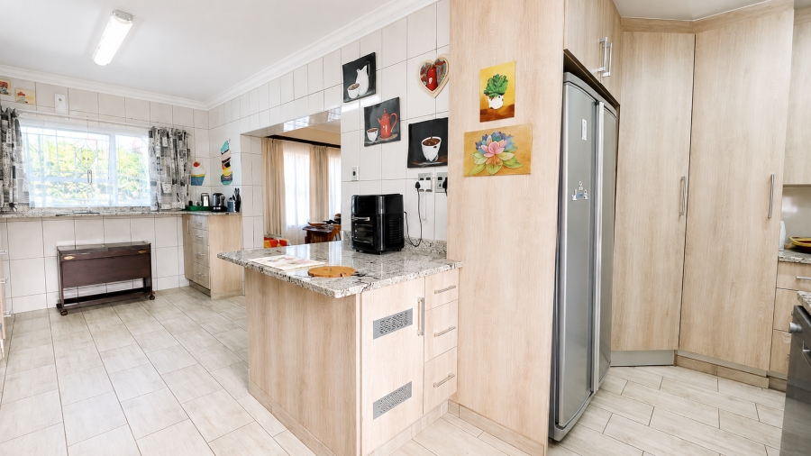 4 Bedroom Property for Sale in Glenvista Gauteng