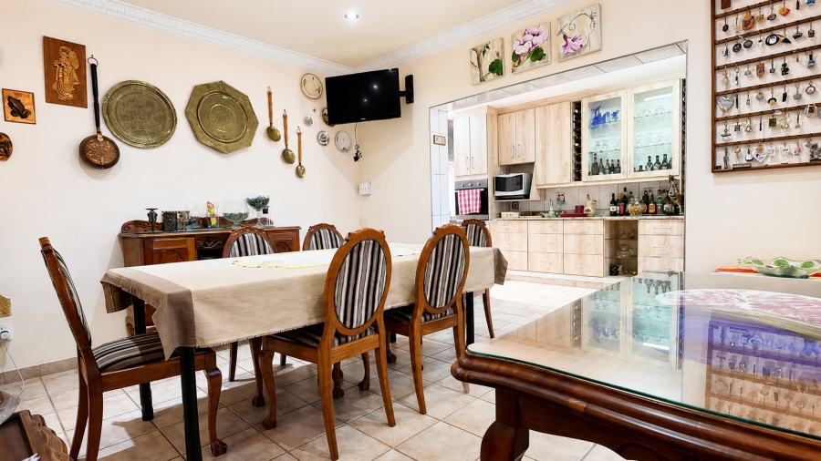 4 Bedroom Property for Sale in Glenvista Gauteng