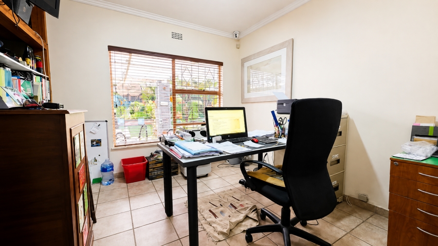 4 Bedroom Property for Sale in Glenvista Gauteng