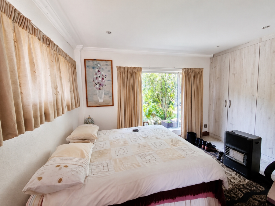 4 Bedroom Property for Sale in Glenvista Gauteng