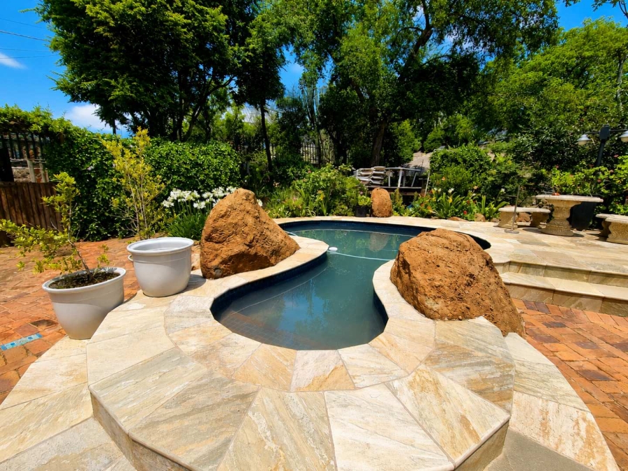 4 Bedroom Property for Sale in Glenvista Gauteng