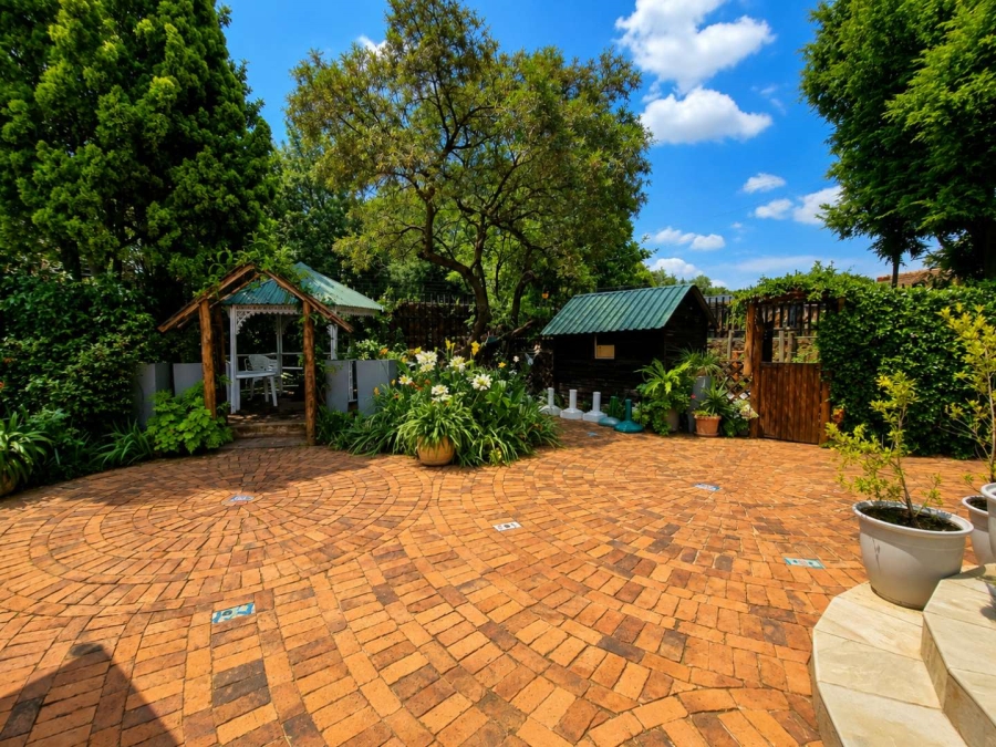 4 Bedroom Property for Sale in Glenvista Gauteng