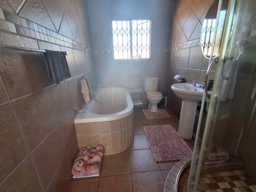 4 Bedroom Property for Sale in Riversdale Gauteng