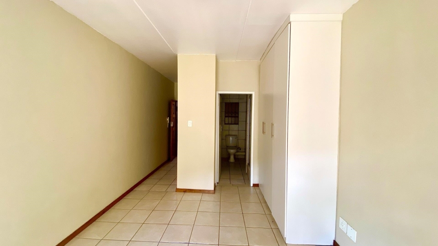 1 Bedroom Property for Sale in Hillcrest Gauteng