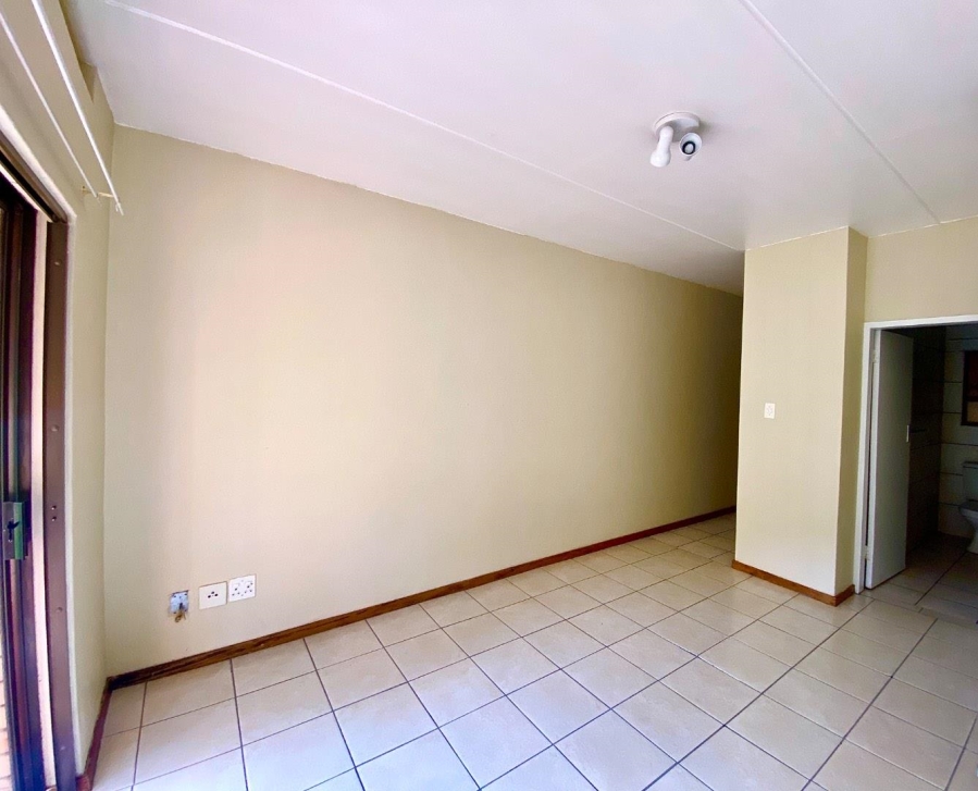 1 Bedroom Property for Sale in Hillcrest Gauteng