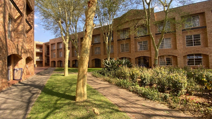 1 Bedroom Property for Sale in Hillcrest Gauteng