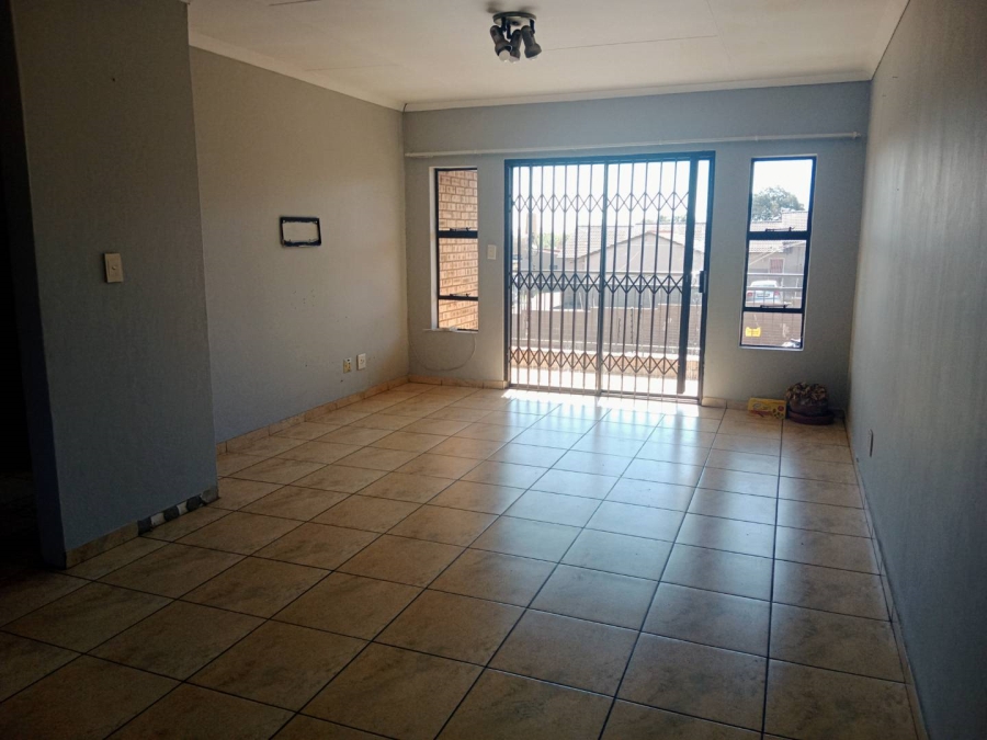 To Let 3 Bedroom Property for Rent in Corlett Gardens Gauteng