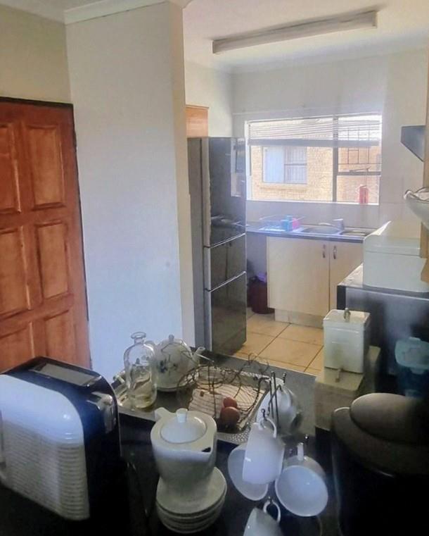 To Let 3 Bedroom Property for Rent in Corlett Gardens Gauteng