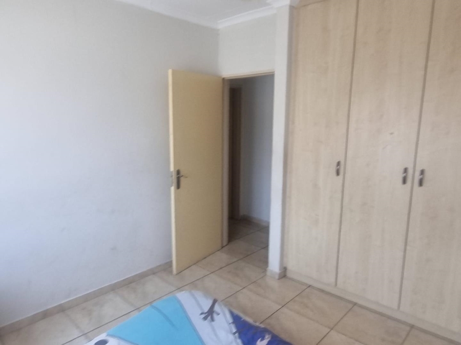 To Let 3 Bedroom Property for Rent in Corlett Gardens Gauteng