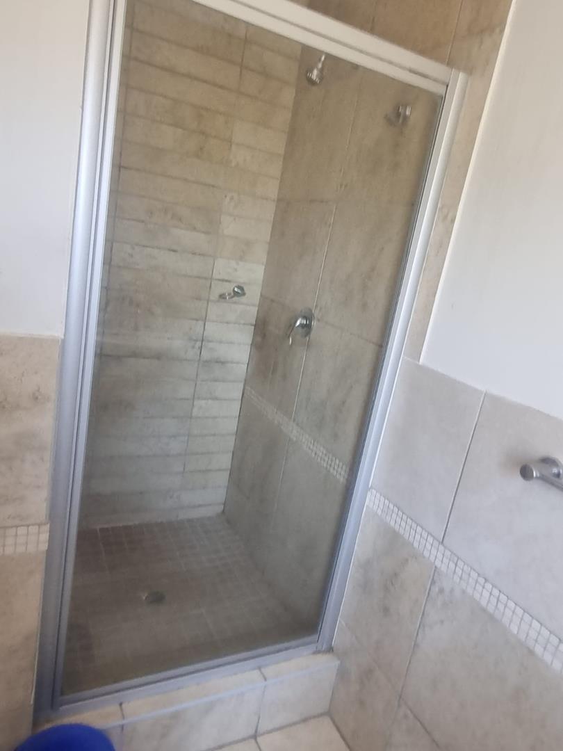 To Let 3 Bedroom Property for Rent in Corlett Gardens Gauteng