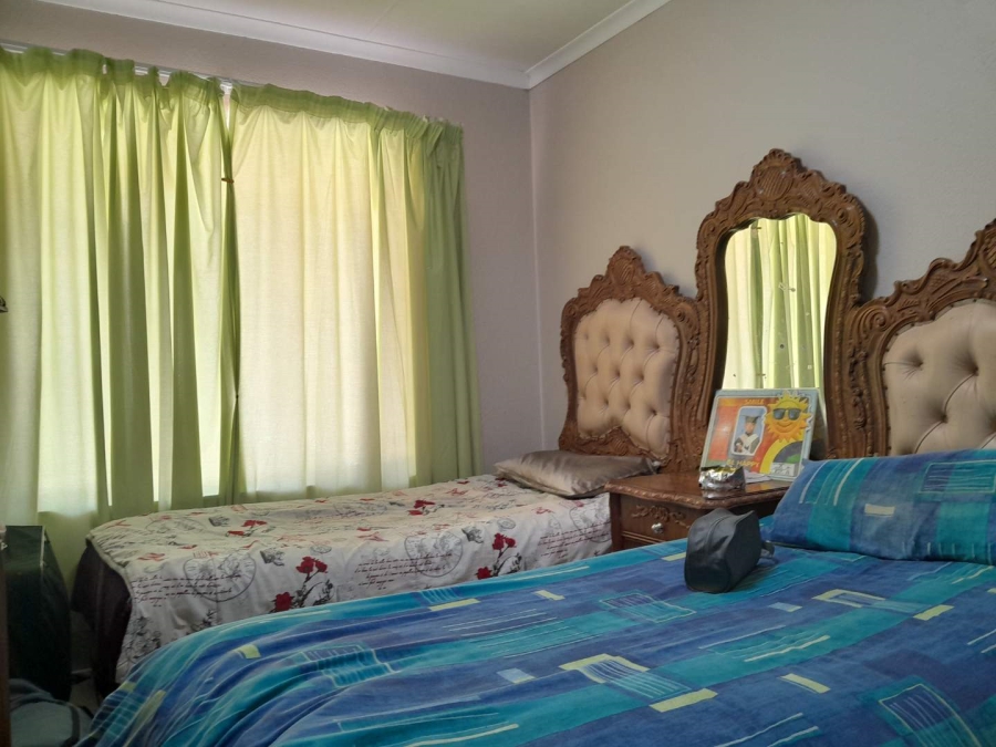 2 Bedroom Property for Sale in New Redruth Gauteng
