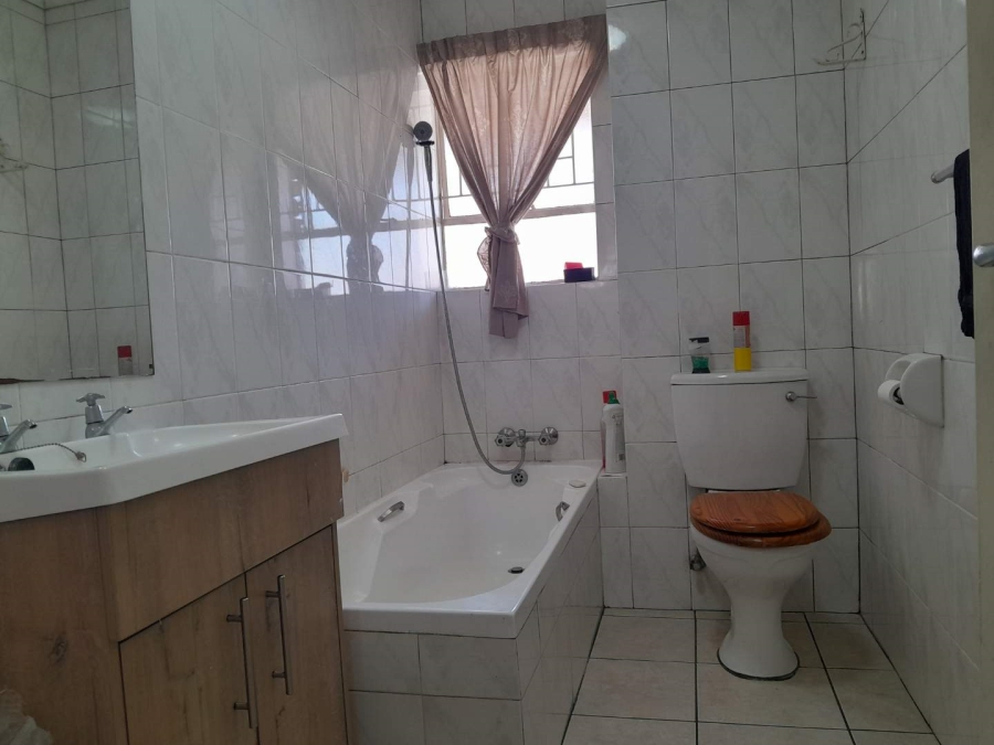 2 Bedroom Property for Sale in New Redruth Gauteng