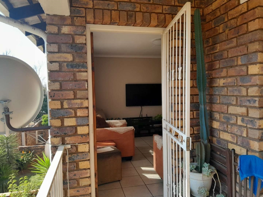 2 Bedroom Property for Sale in New Redruth Gauteng