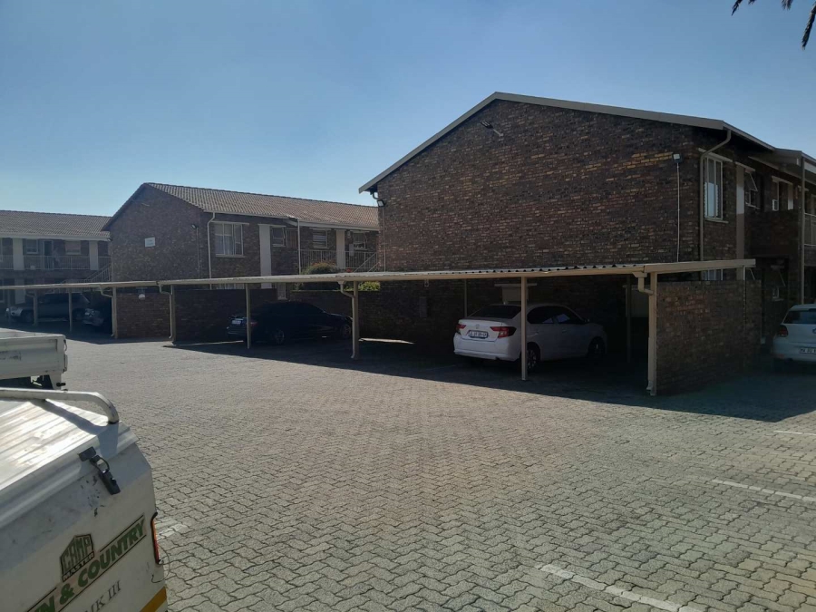 2 Bedroom Property for Sale in New Redruth Gauteng