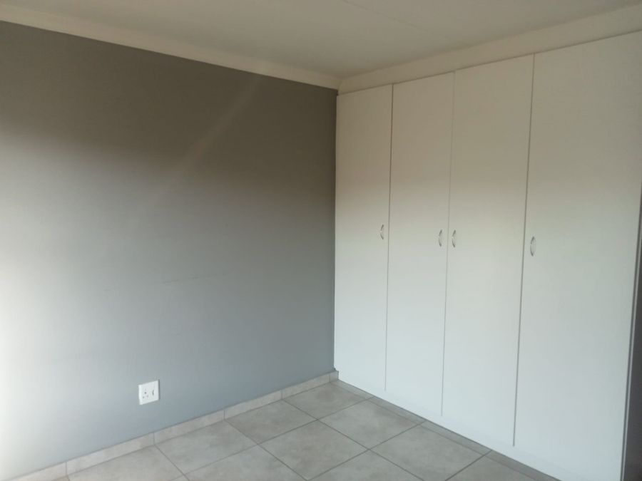2 Bedroom Property for Sale in Albemarle Gauteng