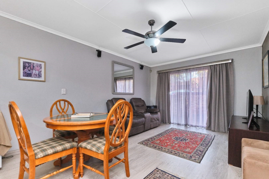 2 Bedroom Property for Sale in Wilgeheuwel Gauteng