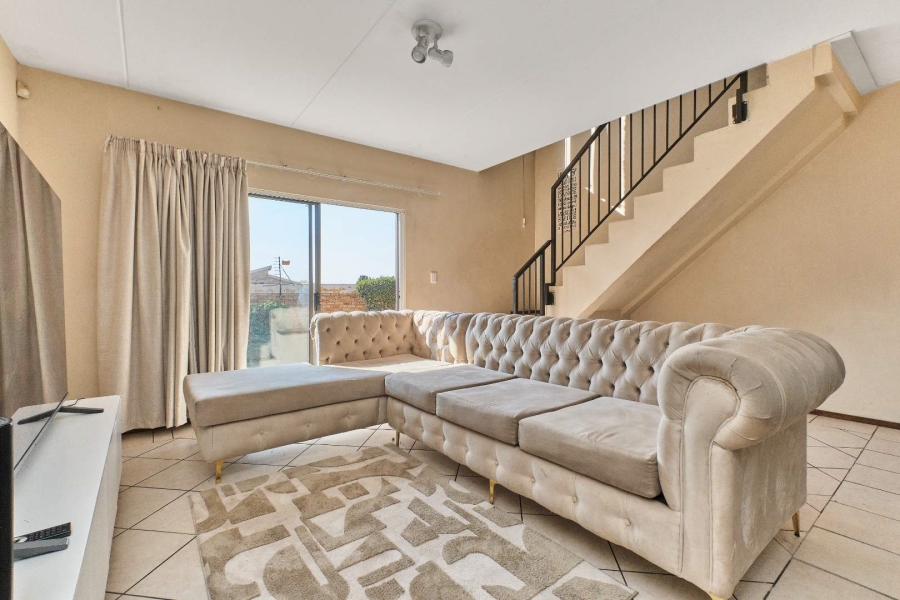 2 Bedroom Property for Sale in Little Falls Gauteng