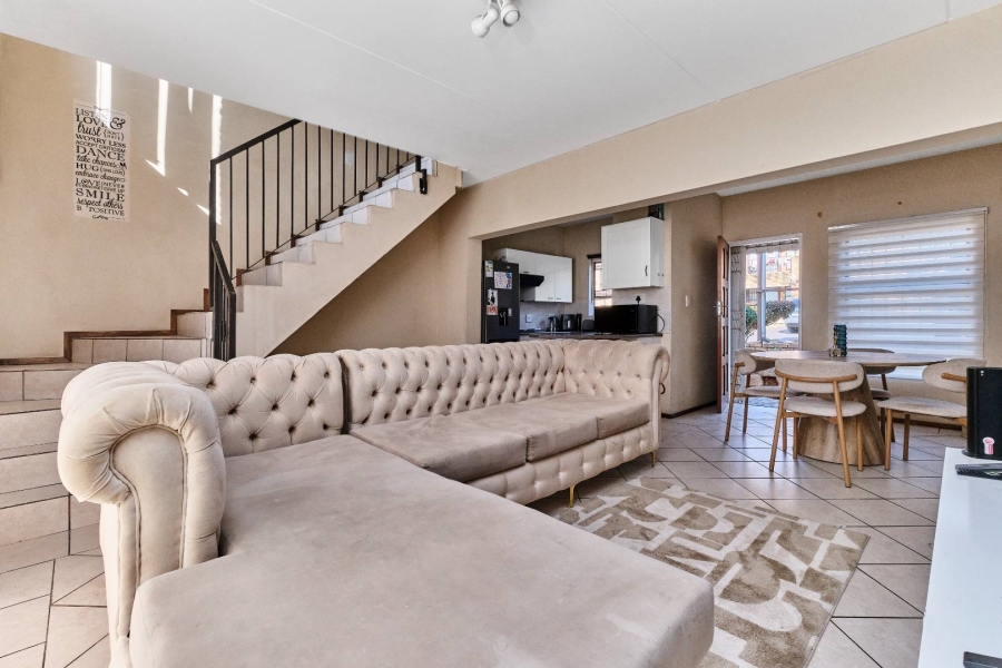 2 Bedroom Property for Sale in Little Falls Gauteng