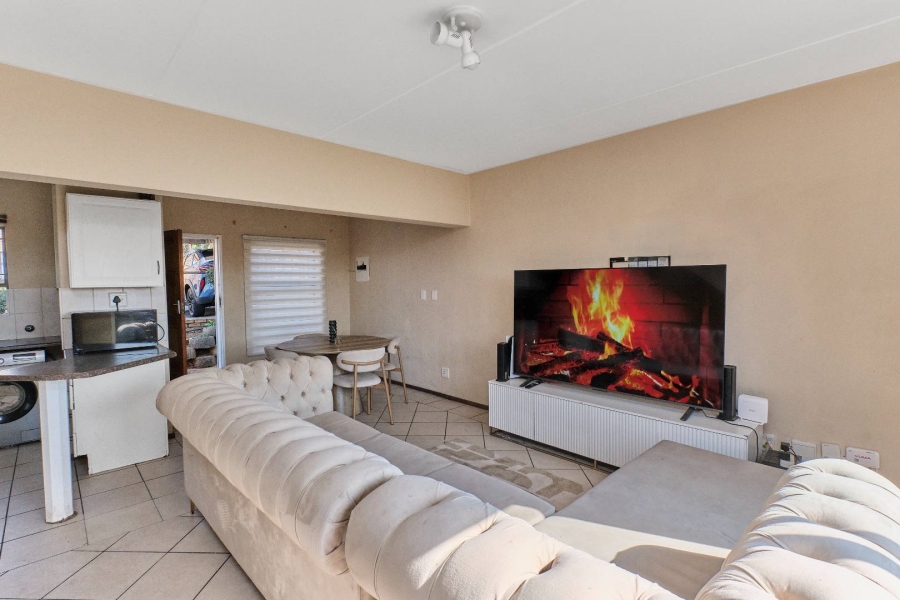 2 Bedroom Property for Sale in Little Falls Gauteng