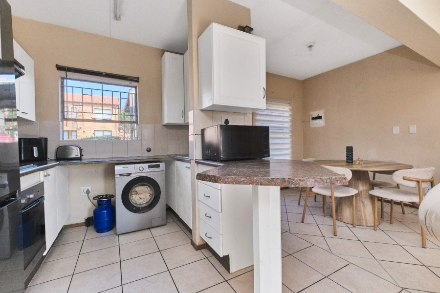 2 Bedroom Property for Sale in Little Falls Gauteng