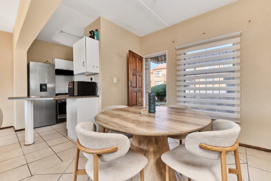 2 Bedroom Property for Sale in Little Falls Gauteng