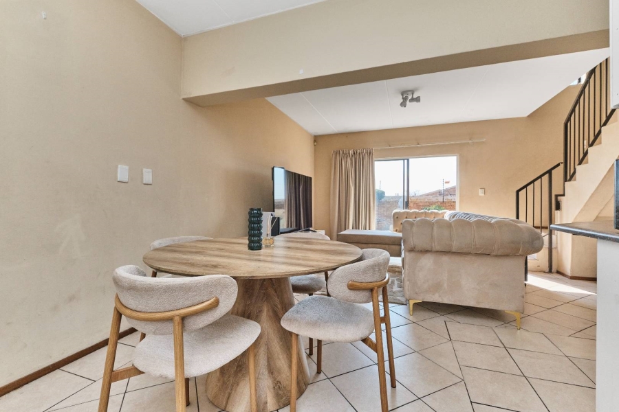 2 Bedroom Property for Sale in Little Falls Gauteng
