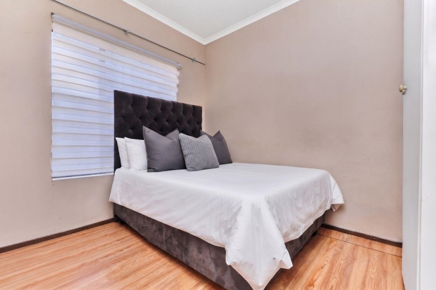 2 Bedroom Property for Sale in Little Falls Gauteng