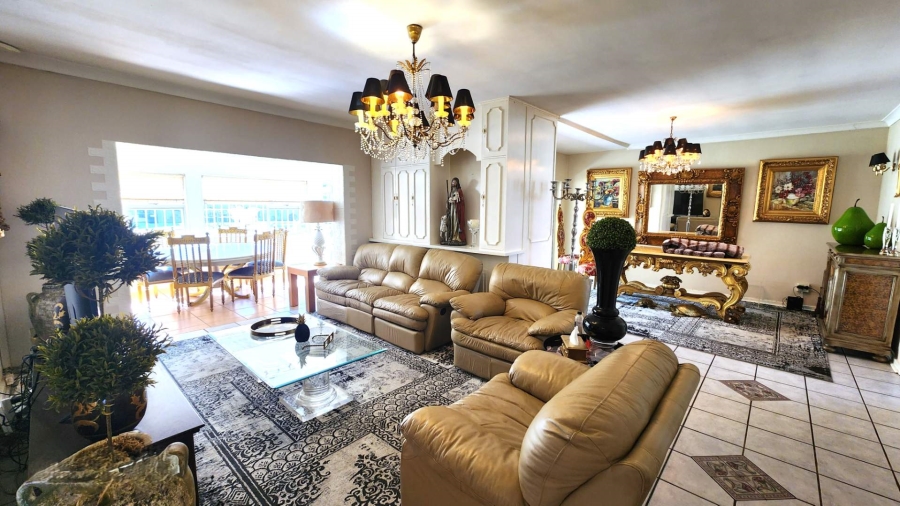 8 Bedroom Property for Sale in Victory Park Gauteng