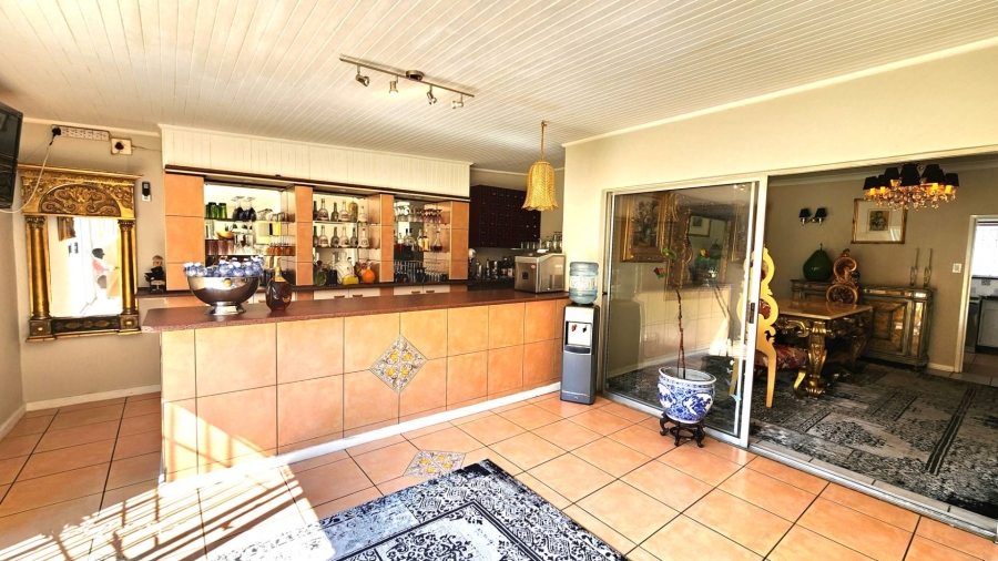 8 Bedroom Property for Sale in Victory Park Gauteng