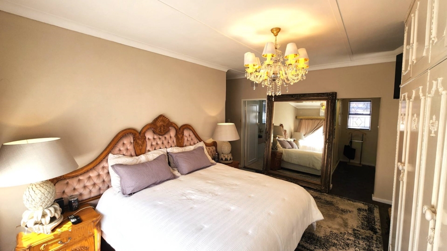 8 Bedroom Property for Sale in Victory Park Gauteng