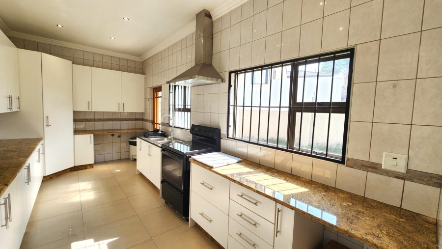 8 Bedroom Property for Sale in Victory Park Gauteng