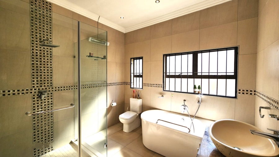 8 Bedroom Property for Sale in Victory Park Gauteng