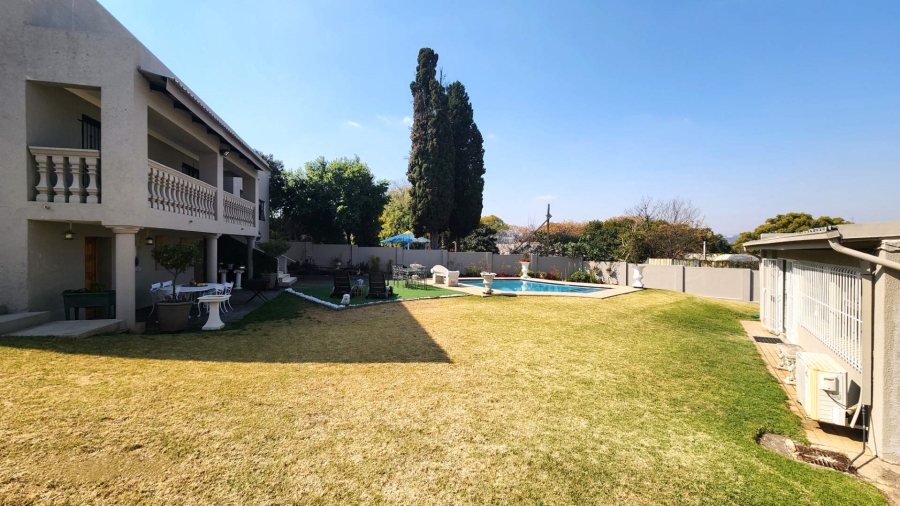 8 Bedroom Property for Sale in Victory Park Gauteng