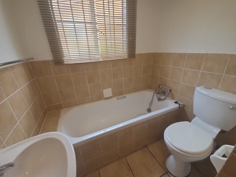To Let 2 Bedroom Property for Rent in Wilgeheuwel Gauteng