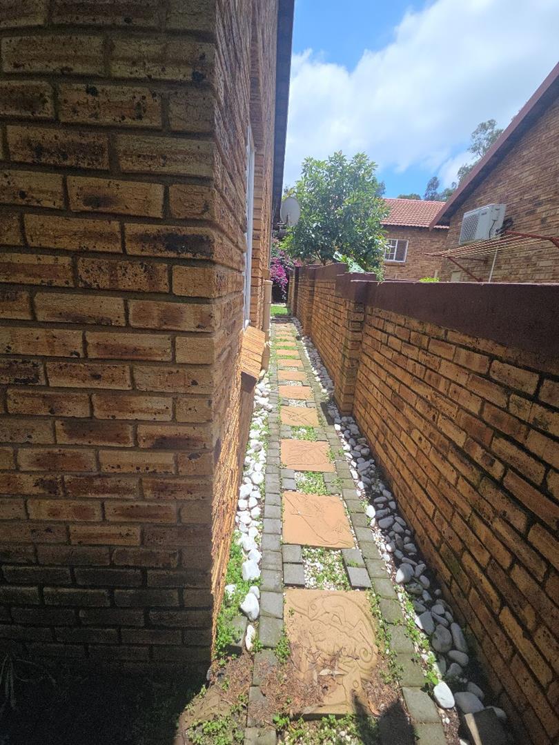 To Let 2 Bedroom Property for Rent in Wilgeheuwel Gauteng