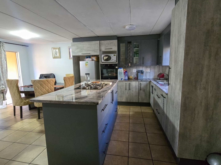 3 Bedroom Property for Sale in Annlin Gauteng