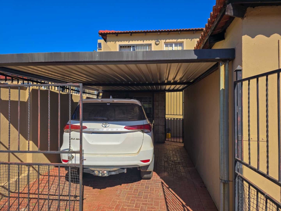 3 Bedroom Property for Sale in Annlin Gauteng