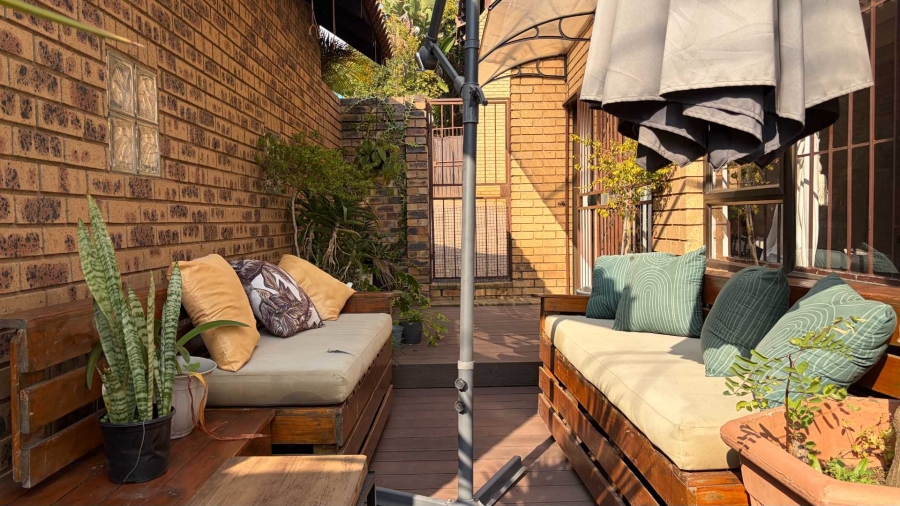To Let 2 Bedroom Property for Rent in Parkmore Gauteng